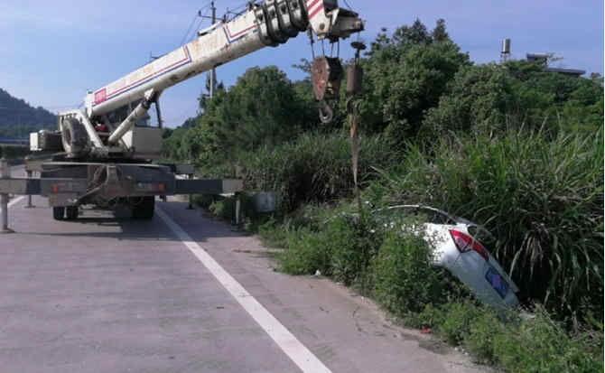 沿滩区重载吊车救援 沿滩区重载吊车救援